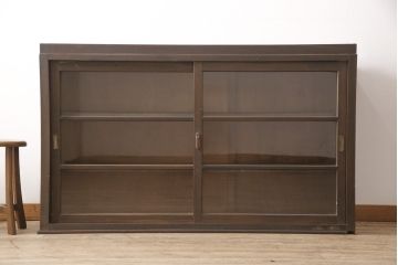 昭和中期のキャビネットの見た目を変えずに綺麗にリペア!清掃をし、天板補強と可動部の調整。風合いを最大限に残した仕上がりに。(戸棚、水屋箪笥、収納棚)