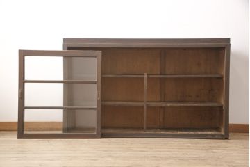 昭和中期のキャビネットの見た目を変えずに綺麗にリペア!清掃をし、天板補強と可動部の調整。風合いを最大限に残した仕上がりに。(戸棚、水屋箪笥、収納棚)