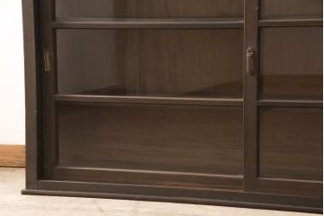 昭和中期のキャビネットの見た目を変えずに綺麗にリペア!清掃をし、天板補強と可動部の調整。風合いを最大限に残した仕上がりに。(戸棚、水屋箪笥、収納棚)