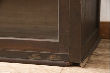 昭和中期のキャビネットの見た目を変えずに綺麗にリペア!清掃をし、天板補強と可動部の調整。風合いを最大限に残した仕上がりに。(戸棚、水屋箪笥、収納棚)