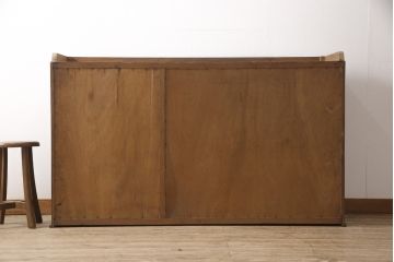 昭和中期のキャビネットの見た目を変えずに綺麗にリペア!清掃をし、天板補強と可動部の調整。風合いを最大限に残した仕上がりに。(戸棚、水屋箪笥、収納棚)