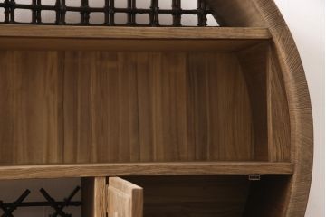 和製ビンテージの丸型茶棚の見た目を変えずに綺麗にリペア!桐材本来の美しさを活かした木地色仕上げ。(飾り棚、茶箪笥、水屋箪笥、収納棚、ヴィンテージ家具)