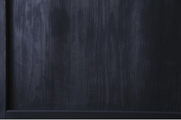 明治期の板戸2枚をリペア&カスタム!オリジナルのステンドグラスをはめ込み、マットブラックに着色仕上げ。(引き戸、建具)