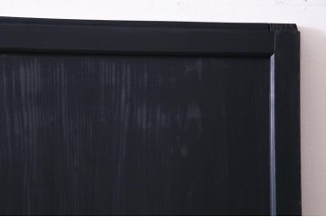明治期の板戸2枚をリペア&カスタム!オリジナルのステンドグラスをはめ込み、マットブラックに着色仕上げ。(引き戸、建具)