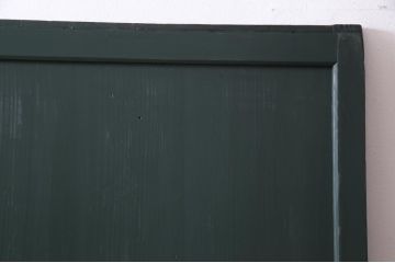 明治期の板戸2枚をリペア&カスタム!オリジナルのステンドグラスをはめ込み、ダークグリーンに着色仕上げ。(引き戸、建具)