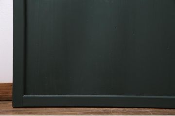 明治期の板戸2枚をリペア&カスタム!オリジナルのステンドグラスをはめ込み、ダークグリーンに着色仕上げ。(引き戸、建具)