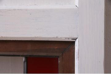 明治期の板戸をリペア&カスタム!オリジナルのステンドグラスをはめ込み、アンティークホワイトでペイント仕上げ。(引き戸、建具)