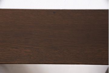 イギリスアンティークのマントルピースをリペア&カスタム!巾木のサイズに合わせ、本体両脚(壁側)に切欠き加工。(暖炉、ファイヤープレイス、ディスプレイ)