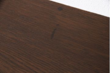 イギリスアンティークのマントルピースをリペア&カスタム!巾木のサイズに合わせ、本体両脚(壁側)に切欠き加工。(暖炉、ファイヤープレイス、ディスプレイ)