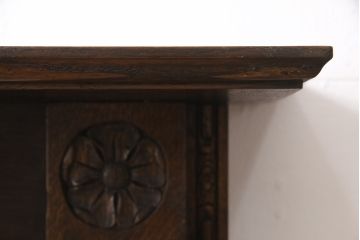 イギリスアンティークのマントルピースをリペア&カスタム!巾木のサイズに合わせ、本体両脚(壁側)に切欠き加工。(暖炉、ファイヤープレイス、ディスプレイ)