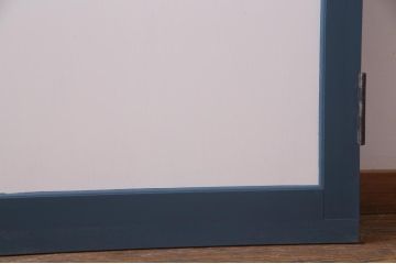 昭和初期のドアをリペア&カスタム!オリジナルのステンドグラスをはめ込み、アンティークホワイトとブルーグレーのツートンカラーにペイント仕上げ。(木製扉、建具)