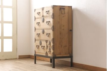 明治大正期の時代箪笥をリペア&カスタム!ストリップド加工を行い、鉄脚を取り付け。(和たんす、整理箪笥、収納箪笥、チェスト、引き出し)