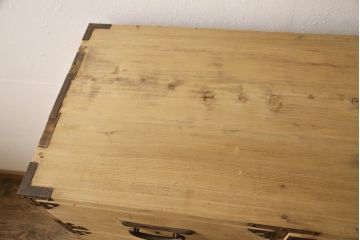 明治大正期の時代箪笥をリペア&カスタム!ストリップド加工を行い、鉄脚を取り付け。(和たんす、整理箪笥、収納箪笥、チェスト、引き出し)