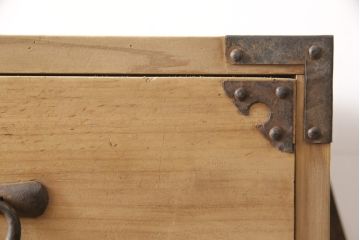 明治大正期の時代箪笥をリペア&カスタム!ストリップド加工を行い、鉄脚を取り付け。(和たんす、整理箪笥、収納箪笥、チェスト、引き出し)