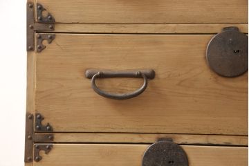明治大正期の時代箪笥をリペア&カスタム!ストリップド加工を行い、鉄脚を取り付け。(和たんす、整理箪笥、収納箪笥、チェスト、引き出し)
