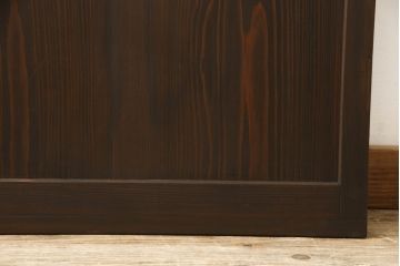 木製ドアをリペア&カスタム!高さと幅をリサイズ。ローラー締まりの取り付け、蝶番の交換。濃い茶色で着色仕上げ。(扉、建具)