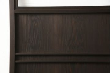 木製ドアをリペア&カスタム!高さと幅をリサイズ。ローラー締まりの取り付け、蝶番の交換。濃い茶色で着色仕上げ。(扉、建具)