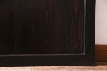 明治期のガラス帯戸2枚をリペア&カスタム!オリジナルのステンドグラスをはめ込み、濃い茶色で着色仕上げ。(引き戸、板戸、ガラス戸、建具)