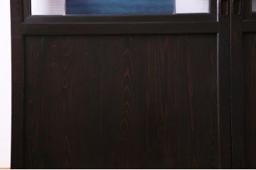 明治期のガラス帯戸2枚をリペア&カスタム!オリジナルのステンドグラスをはめ込み、濃い茶色で着色仕上げ。(引き戸、板戸、ガラス戸、建具)