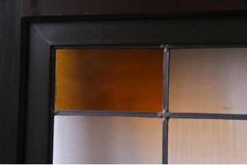 明治大正期の帯戸をリペア&カスタム!オリジナルのステンドグラスをはめ込み、木目を活かして着色仕上げ。(引き戸、板戸、ガラス戸、建具)