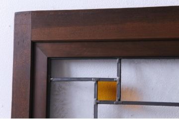 昭和初期の引き戸をリペア&カスタム!オリジナルのステンドグラスをはめ込み、落ち着いた茶色に着色仕上げ。(ガラス戸、建具)