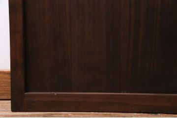 昭和初期の引き戸をリペア&カスタム!オリジナルのステンドグラスをはめ込み、落ち着いた茶色に着色仕上げ。(ガラス戸、建具)