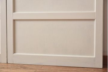引き戸2枚をリペア&カスタム!オリジナルのステンドグラスをはめ込み、全体をアンティークホワイトでペイント仕上げ。(ガラス戸、建具)