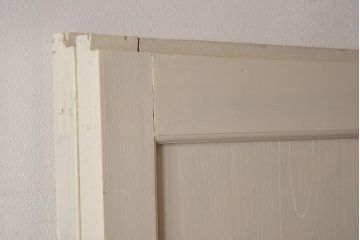 引き戸2枚をリペア&カスタム!オリジナルのステンドグラスをはめ込み、全体をアンティークホワイトでペイント仕上げ。(ガラス戸、建具)