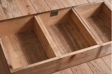 大正昭和初期のガラスキャビネットをリペア&カスタム!建具にオリジナルのステンドグラスを使用。(収納棚、戸棚、サイドボード、ガラスケース)
