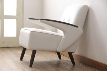 1人掛けソファをリペア&カスタム!ご指定の生地に張り替え、くるみボタンやパイピングも再現。(アームソファ)