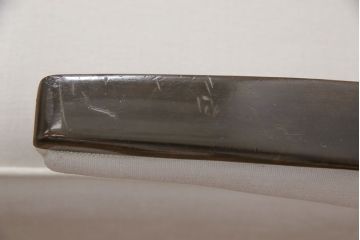 1人掛けソファをリペア&カスタム!ご指定の生地に張り替え、くるみボタンやパイピングも再現。(アームソファ)