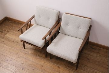 ヴィンテージの1人掛けソファ2脚をリペア&カスタム!指定の生地に座面を張り替え、脚部は強度とがたつきを調整。(アームチェア、椅子)