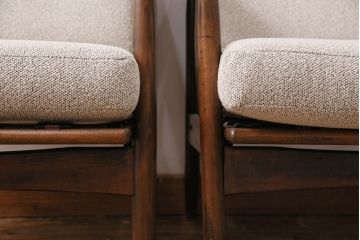 ヴィンテージの1人掛けソファ2脚をリペア&カスタム!指定の生地に座面を張り替え、脚部は強度とがたつきを調整。(アームチェア、椅子)
