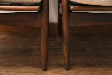 ヴィンテージの1人掛けソファ2脚をリペア&カスタム!指定の生地に座面を張り替え、脚部は強度とがたつきを調整。(アームチェア、椅子)