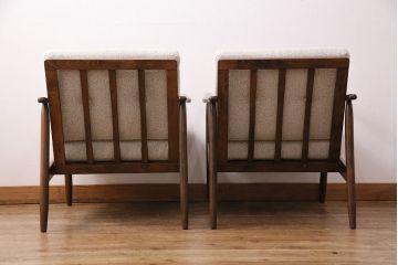 ヴィンテージの1人掛けソファ2脚をリペア&カスタム!指定の生地に座面を張り替え、脚部は強度とがたつきを調整。(アームチェア、椅子)