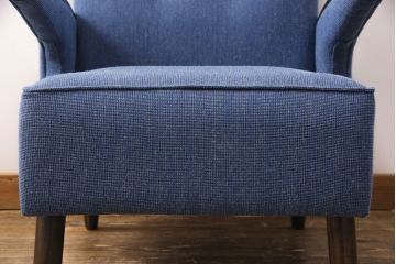 ヴィンテージの1人掛けソファをリペア&カスタム!指定の生地に張り替え、ボタンと縁のパイピングを再現。(1Pソファ、アームソファ)