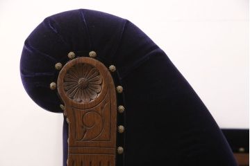 イギリスアンティークのシェーズロングをリペア&カスタム!座面と肘置きのウレタンを交換し、指定の生地に張り替え。(カウチソファ、長椅子)