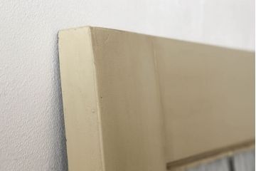 イギリスアンティークのステンドグラスをリペア&カスタム!取っ手を外し、引手の取付け。表面はモカベージュ、裏面はダークグレーにペイント仕上げ。(引き戸、建具)