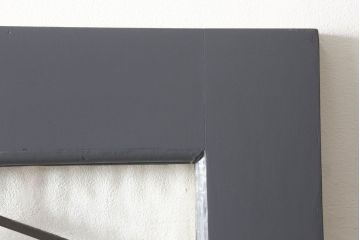 イギリスアンティークのステンドグラスをリペア&カスタム!取っ手を外し、引手の取付け。表面はモカベージュ、裏面はダークグレーにペイント仕上げ。(引き戸、建具)