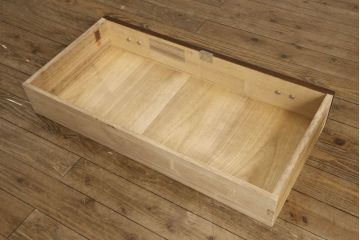 伝統工芸士・中沢和夫作の加茂桐箪笥をリペア&カスタム!オーク系の着色仕上げ。(胴丸、総桐たんす、ワードローブ、衣装箪笥、和タンス、洋服タンス)