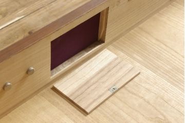 伝統工芸士・中沢和夫作の加茂桐箪笥をリペア&カスタム!オーク系の着色仕上げ。(胴丸、総桐たんす、ワードローブ、衣装箪笥、和タンス、洋服タンス)