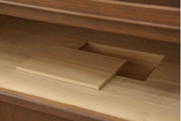 伝統工芸士・中沢和夫作の加茂桐箪笥をリペア&カスタム!オーク系の着色仕上げ。(胴丸、総桐たんす、ワードローブ、衣装箪笥、和タンス、洋服タンス)