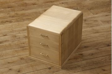 伝統工芸士・中沢和夫作の加茂桐箪笥をリペア&カスタム!オーク系の着色仕上げ。(胴丸、総桐たんす、ワードローブ、衣装箪笥、和タンス、洋服タンス)