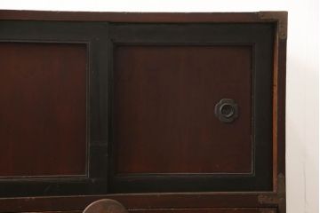 和製アンティークローボードの見た目を変えずに綺麗にリペア!傷や塗装が?げている部分のみ着色し修復。元の風合いを残して仕上げ。(和箪笥、収納棚、戸棚、サイドボード、リビングボード)