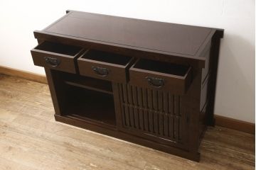 水屋箪笥サイドボードをリペア&カスタム!引き戸裏面をクリアガラスに変更し、本体を現状の色味をベースに着色仕上げ。(キャビネット、食器棚、戸棚、収納棚)