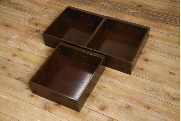 水屋箪笥サイドボードをリペア&カスタム!引き戸裏面をクリアガラスに変更し、本体を現状の色味をベースに着色仕上げ。(キャビネット、食器棚、戸棚、収納棚)