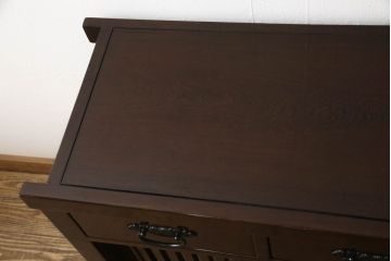 水屋箪笥サイドボードをリペア&カスタム!引き戸裏面をクリアガラスに変更し、本体を現状の色味をベースに着色仕上げ。(キャビネット、食器棚、戸棚、収納棚)