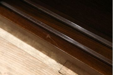 水屋箪笥サイドボードをリペア&カスタム!引き戸裏面をクリアガラスに変更し、本体を現状の色味をベースに着色仕上げ。(キャビネット、食器棚、戸棚、収納棚)