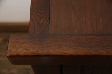 水屋箪笥サイドボードをリペア&カスタム!天板の窪みにニレの新材をはめ込み、平らに加工。本体の色味に合わせて着色。(サイドキャビネット、食器棚、収納棚、戸棚)