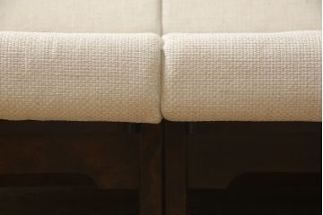 北海道民芸家具の2人掛けソファをリペア&カスタム!高品質リペアを施し、座面と背もたれのクッション内部を交換し、生地を張り替え。(3人掛けソファ、3P)